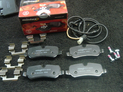 RANGE ROVER SPORT 2.7TDV6 3.6TDV8 4.2 4.4 MINTEX BRAKE PADS REAR  WITH SENSORS