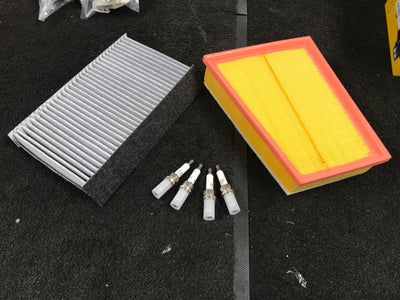 RENAULT MEGANE1.6 03-12 CABIN/POLLEN & AIR FILTER + 4 SPARK PLUGS SERVICE KIT