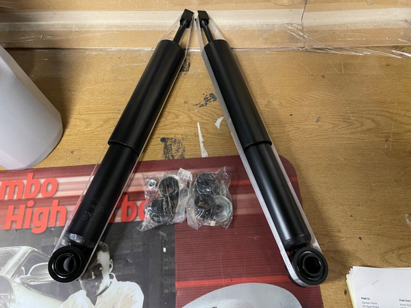 FOR HYUNDAI TERRACAN 2003-2008 REAR SHOCK ASBORBERS GAS PAIR LH RH 