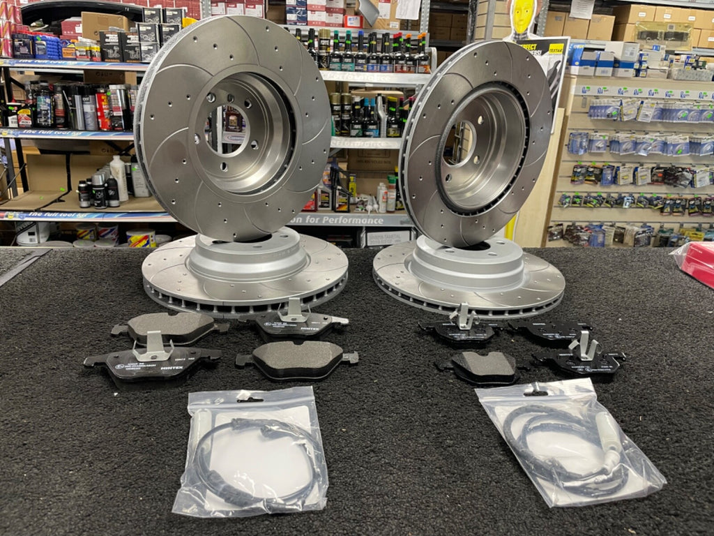 BMW 330D 330i E92 BRAKE DISC BRAKE PADS  DRILLED GROOVED FRONT+REAR