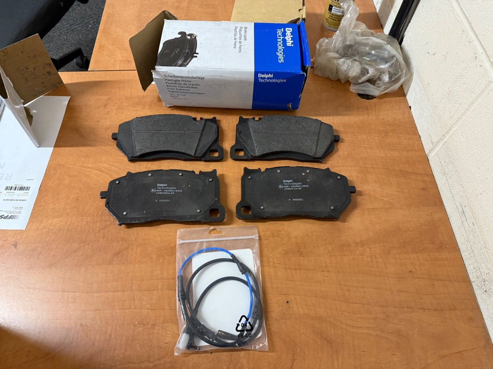 FOR LAMBORGHINI URUS FRONT BRAKE PADS SET   & SENSORS