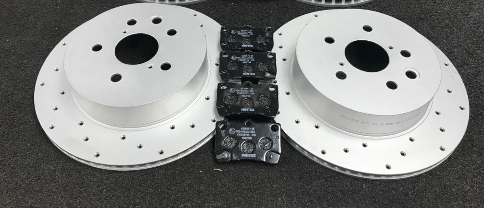 FOR IS250 IS220D IS200D IS250C BRAKE DISC CROSS DRILLED BRAKE PAD REAR MINTEX