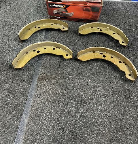 FOR FORD TRANSIT MK3 1.6 2.5 MORGAN 4/4 PLUS REAR BRAKE SHOES SET OF 4