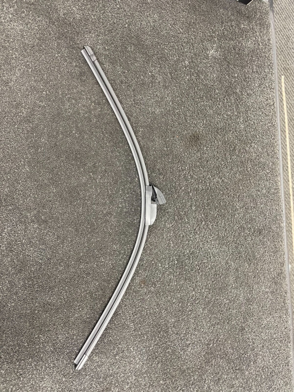 BOSCH SUPER PLUS 1 FRONT WIPER BLADE 28" INCH WINDSCREEN YARIS VITZ