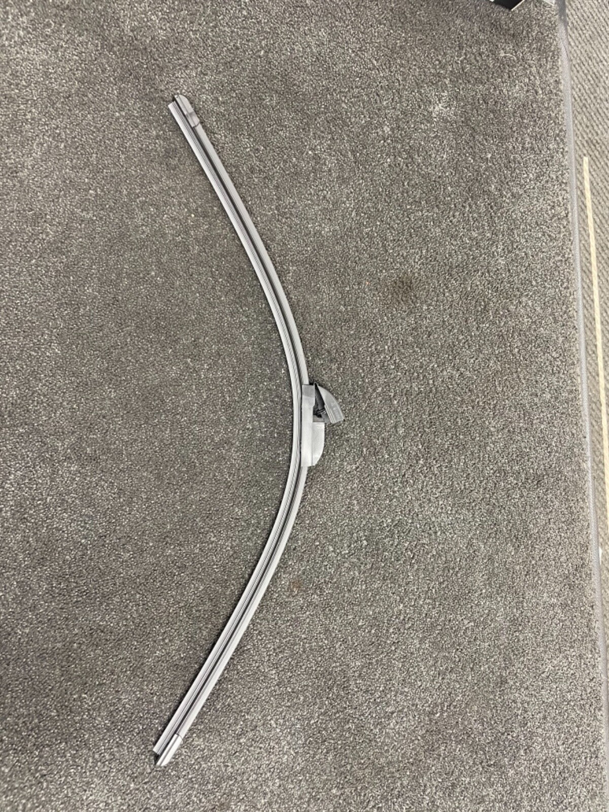 BOSCH SUPER PLUS 1 FRONT WIPER BLADE 28" INCH WINDSCREEN YARIS VITZ