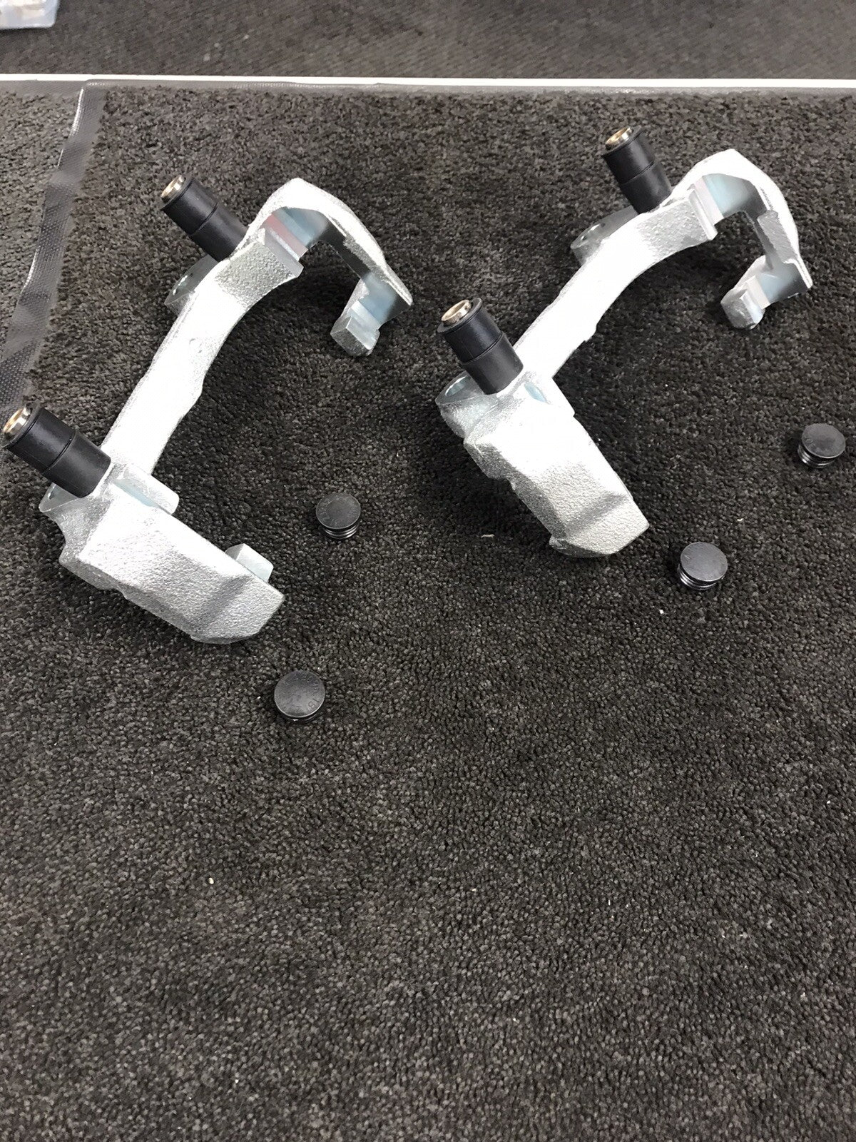 VW TRANSPORTER T5 T6 FRONT BRAKE CALIPER CARRIER BRACKET CONVERSION 340mm17"