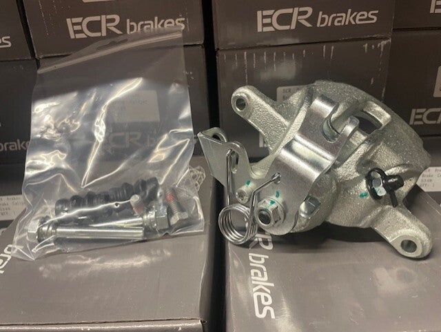 2 NEW REAR BRAKE CALIPERS+ SLIDER PINS VIVARO TRAFIC  1.9 2.0 2.5 DIESEL 2001-19