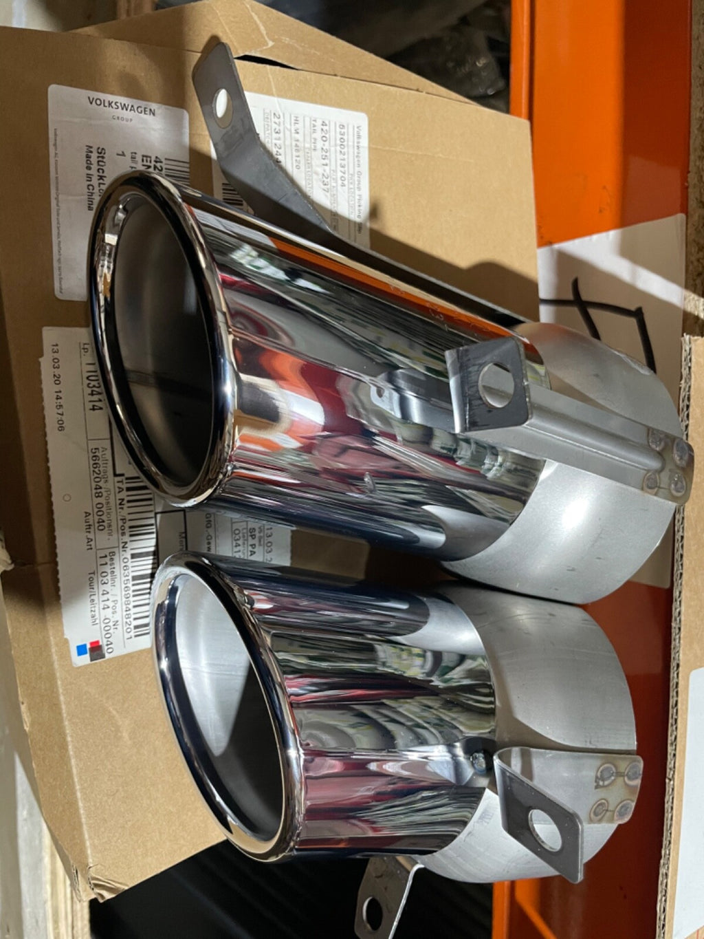 AUDI R8 2007 -2012 LEFT CHROME EXHAUST TAILPIPE TRIM 420251237 *GENUINE*