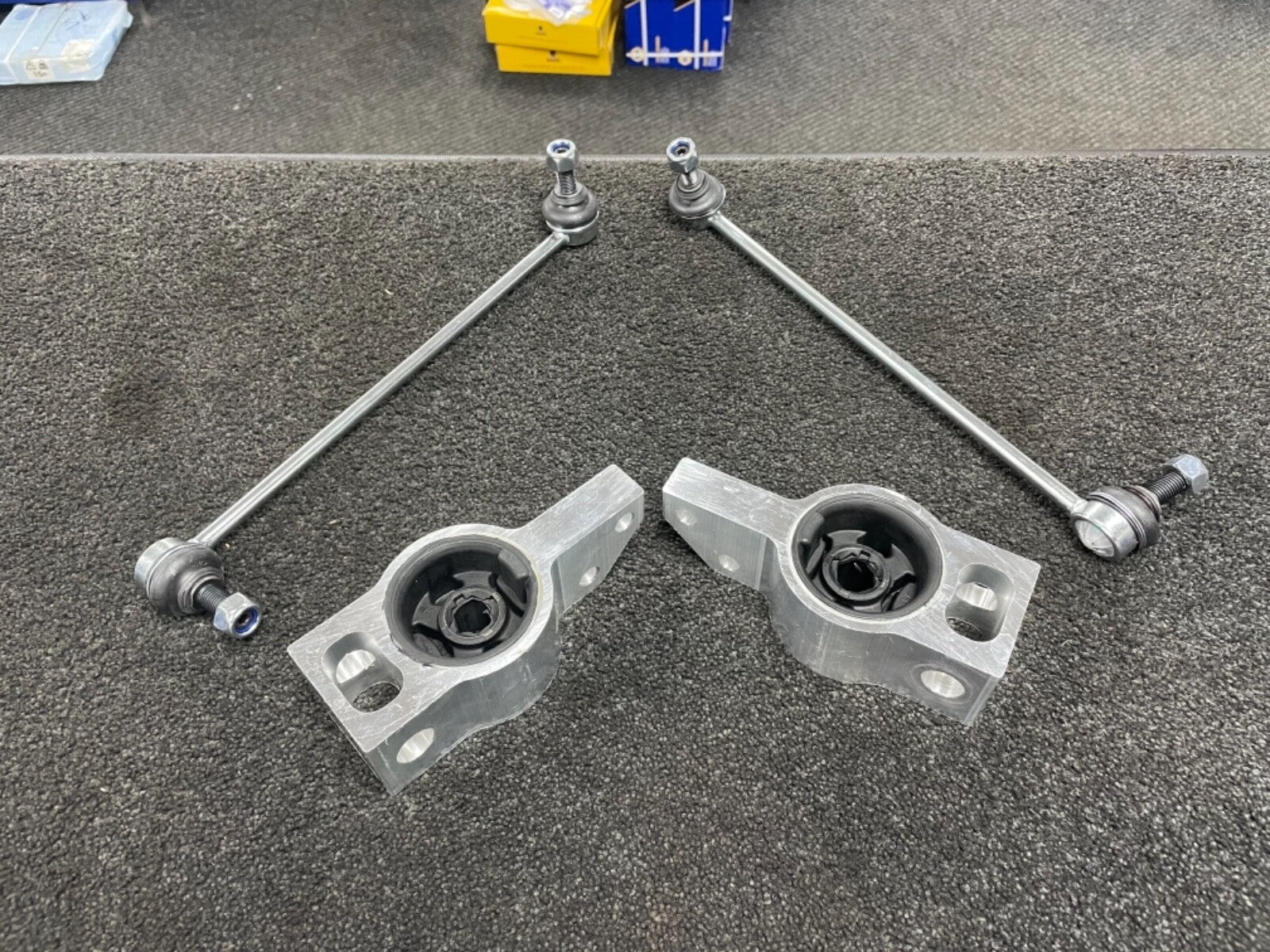 FOR VW PASSAT B6 B7 AUDI Q3 2 FRONT LOWER WISHBONE ARM BUSHES + ANTI ROLL LINKS