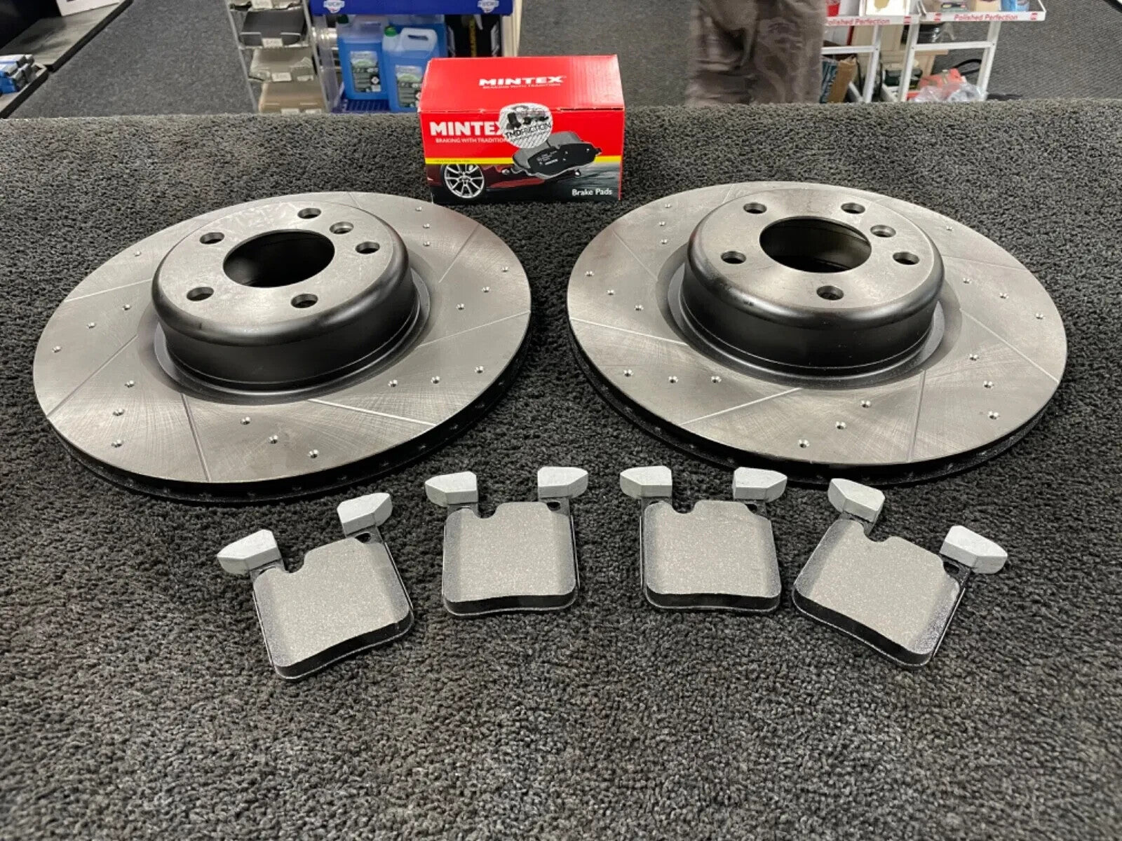 FOR BMW 420d GRAND COUPE MSPORT F36 REAR BRAKE DISC DRILLED GROOVED PADS SENSORS