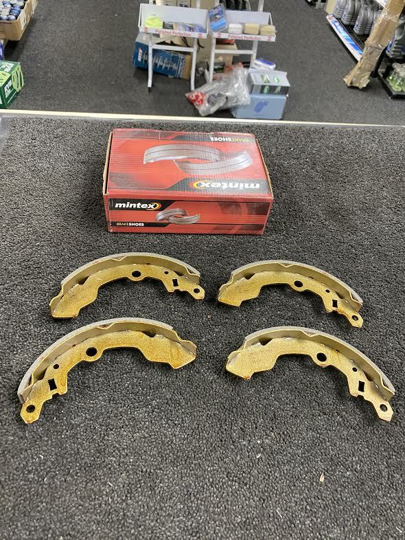 REAR BRAKE SHOES FITS SUBARU JUSTY 1000 1200 4WD ALTO MA800