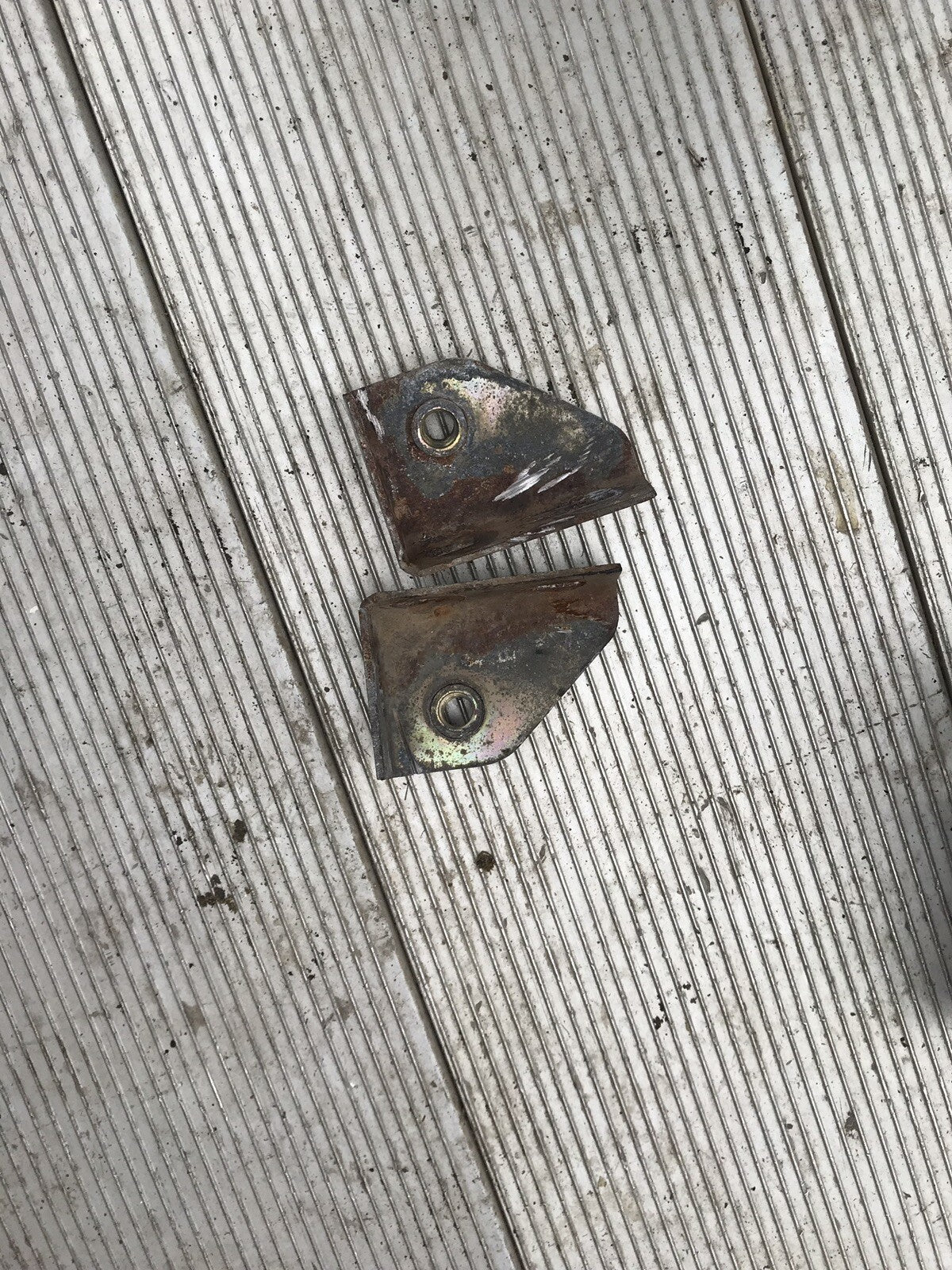 DEFENDER 90 110 COUNTY SW TD 200TDI 300TDI TD5 SERIES SEAT BELT BRACKET LOWER