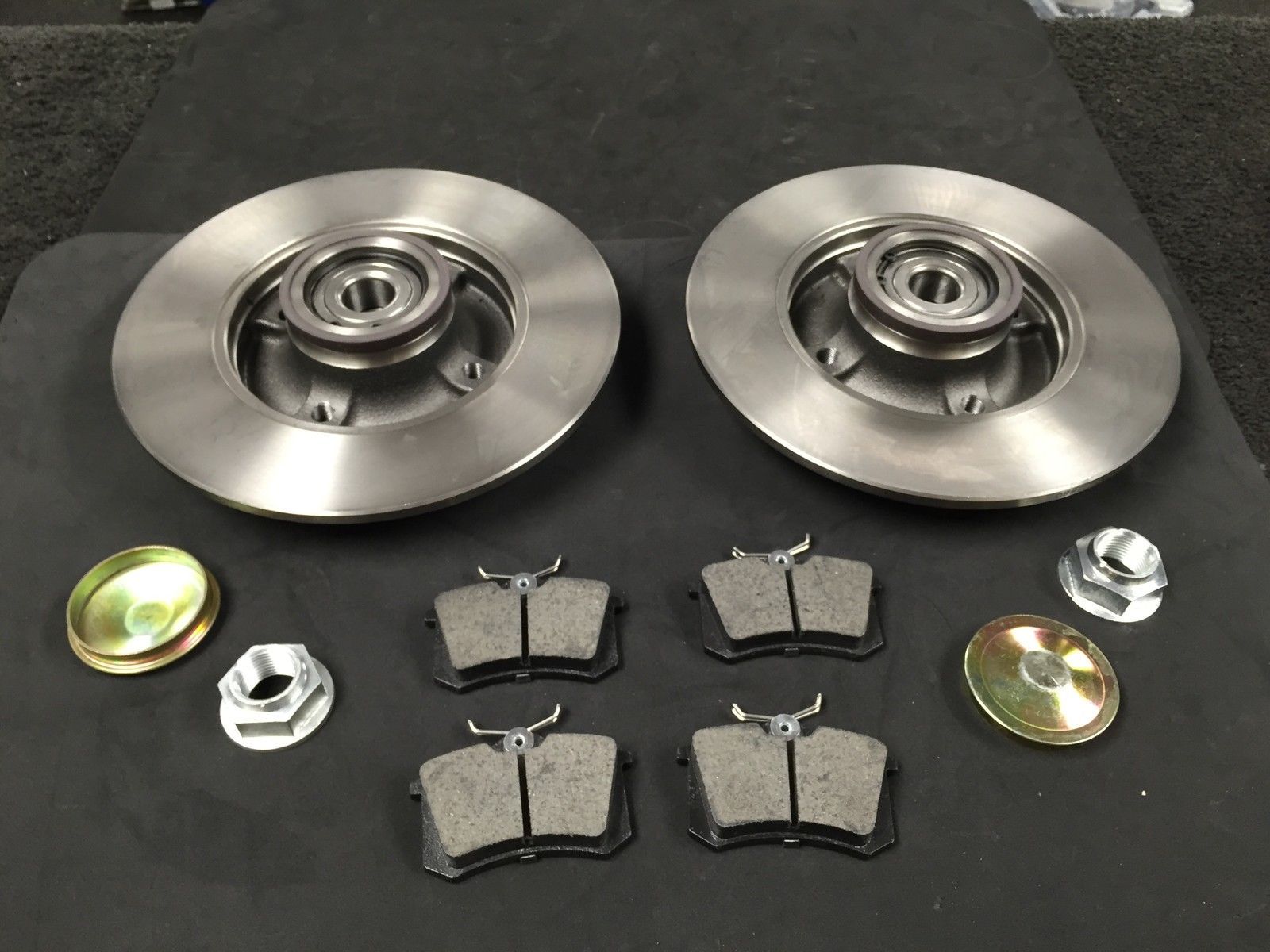 CITROEN C4 REAR BRAKE DISC & 30MM BEARING FITTED ABS RING BRAKE PAD LUCAS TYPE