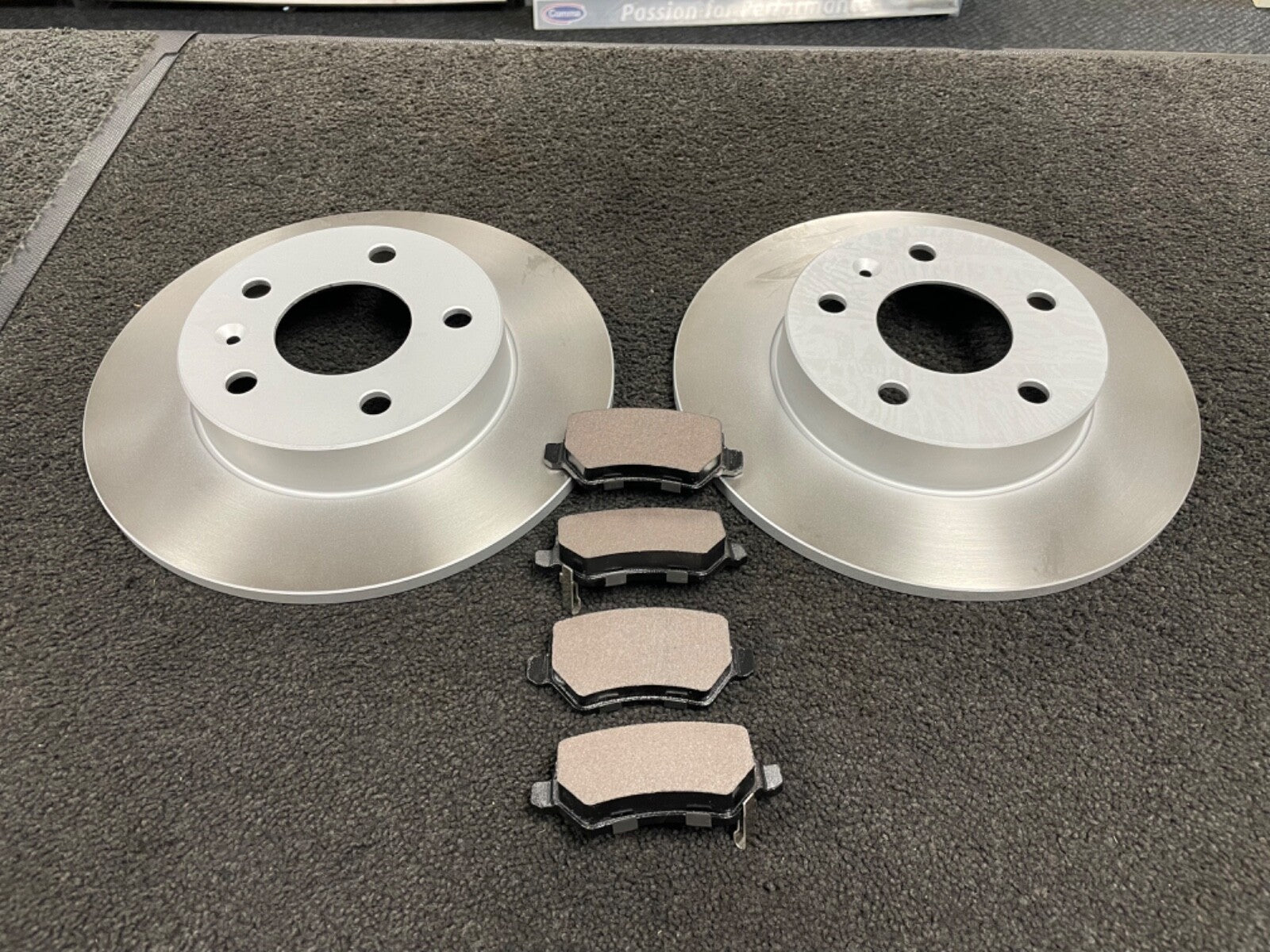 FOR VAUXHALL MERIVA CDTI REAR BRAKE DISCS & PADS 5 STUD WHEELS