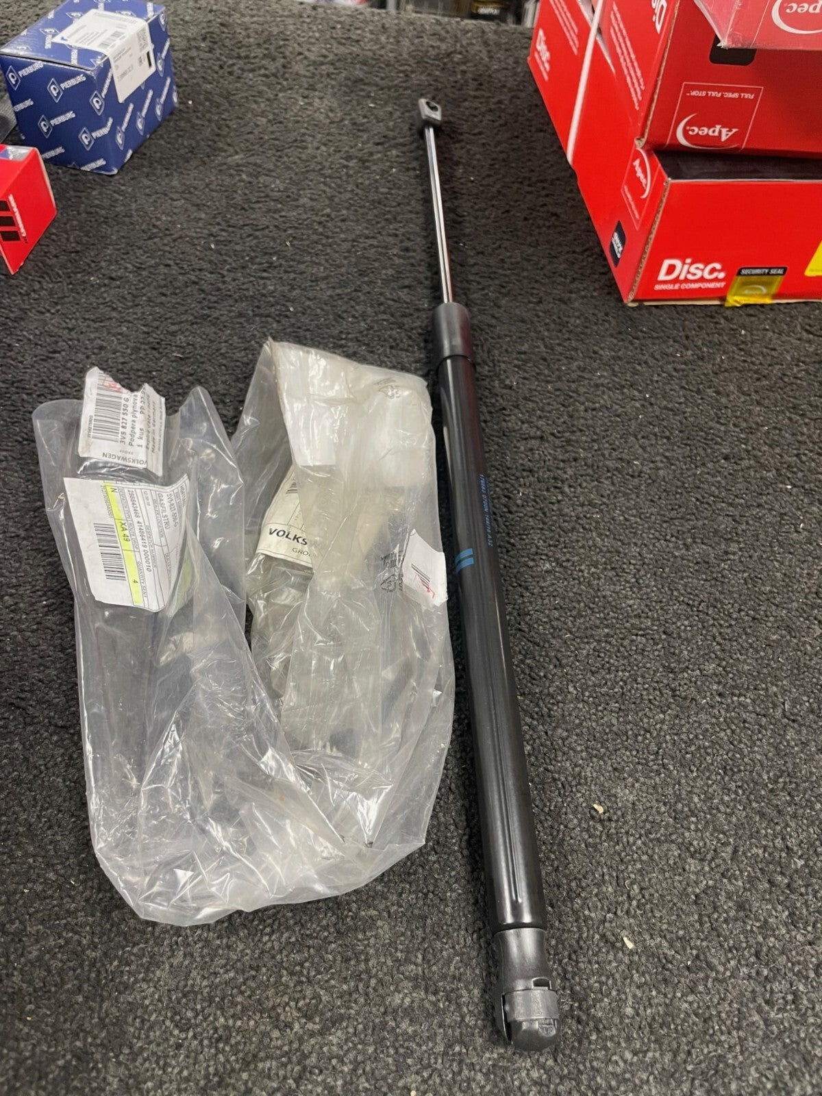 SKODA OCTAVIA SALOON 2015 ONWARDS BOOT STRUT 3V5827550G GENUINE NEW