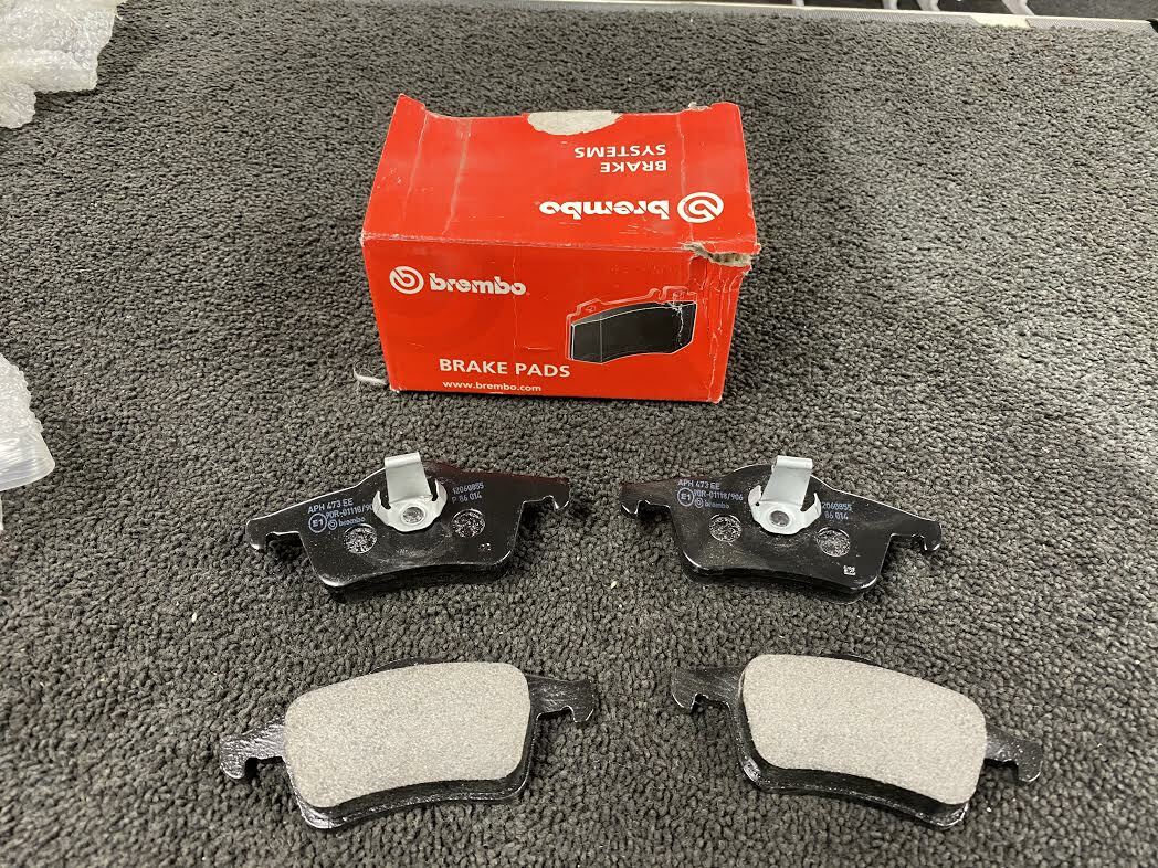 VOLVO S60 S80 V70 XC70 RANGE BREMBO BRAKE PADS SET OF 4 