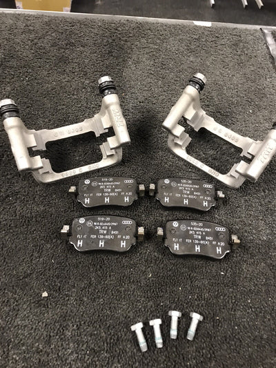 2 ORIGINAL VW REAR BRAKE CALIPER BRACKET+PADS OCTAVIA 5E LEON 5F ST TSi SC TDi