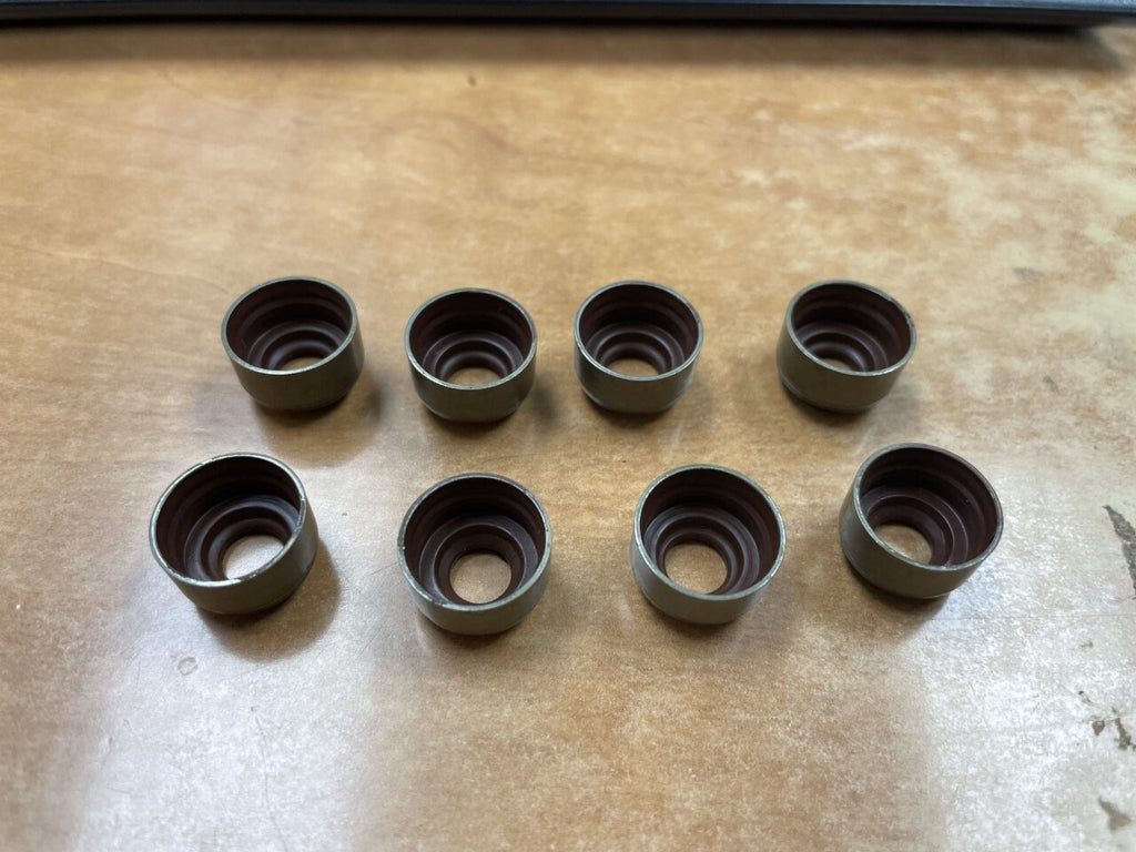 FOR TOYOTA LUCIDA ESTIMA IMPORT 2.2TD 3CT 3CTE VALVE STEM SEALS X 8 
