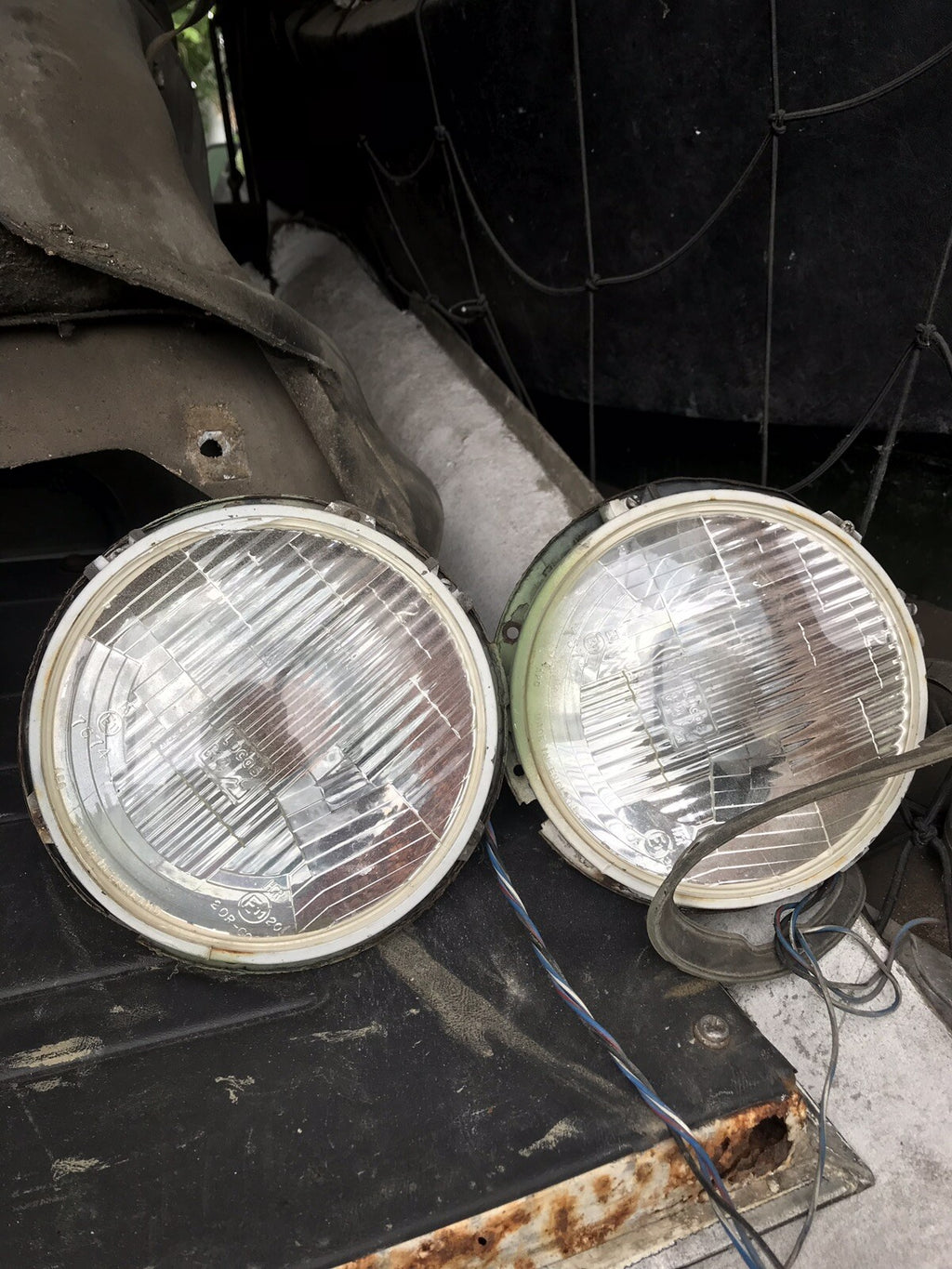 DEFENDER 110  200TDI 300TDI FRONT HEAD LAMP UNITS ORIGINAL LUCAS 