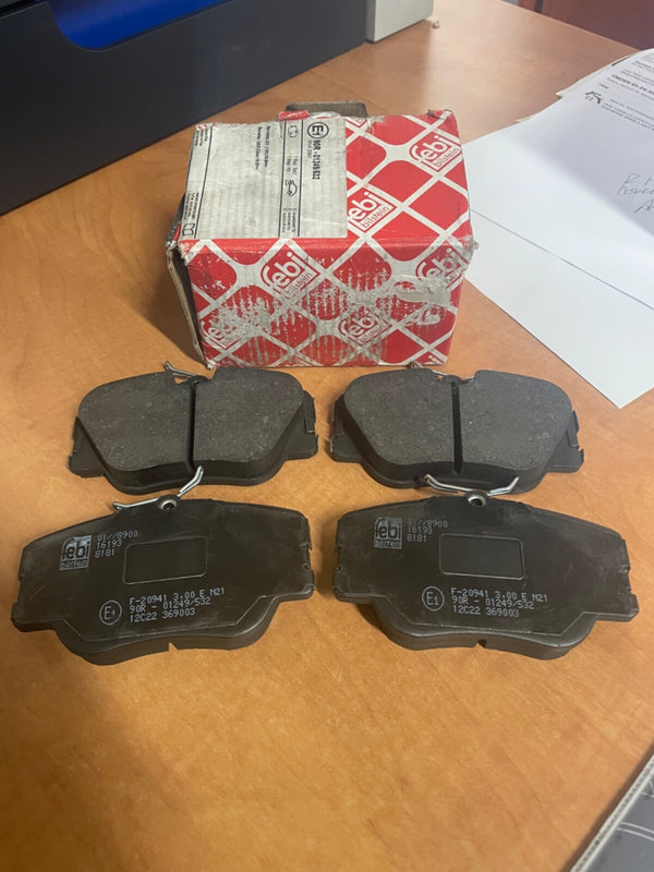 FOR MERCEDES 190 220 250 280 300 FRONT BRAKE PADS 0004209920