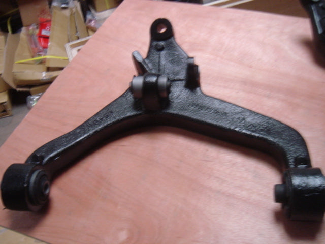 FOR CHEROKEE LIBERTY KJ CRD V6 02-07 FRONT LOWER WISHBONE CONTROL ARM BUSH  LH
