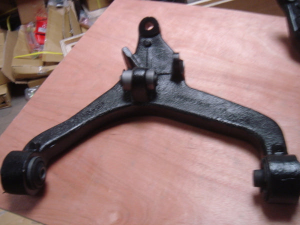 FOR CHEROKEE LIBERTY KJ CRD V6 02-07 FRONT LOWER WISHBONE CONTROL ARM BUSH  LH