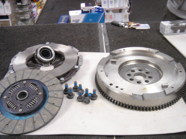 FOR  TOYOTA COROLLA RAV4 2.0 D4D SOLID FLYWHEEL CONVERSION CLUTCH KIT