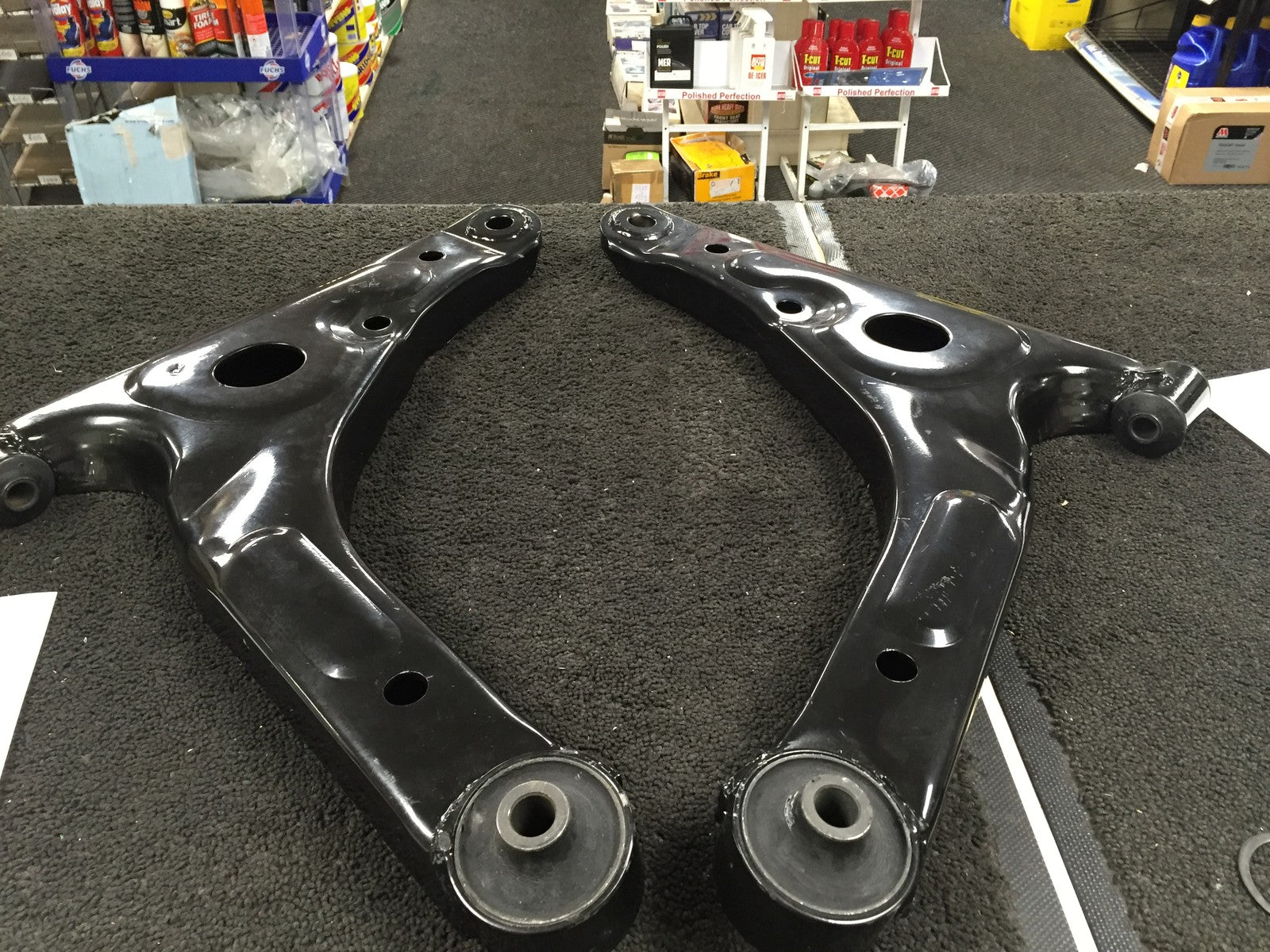 FORD TRANSIT CONNECT LH RH  LOWER WISHBONE ARM DRIVER SIDE PASSENGER SIDE