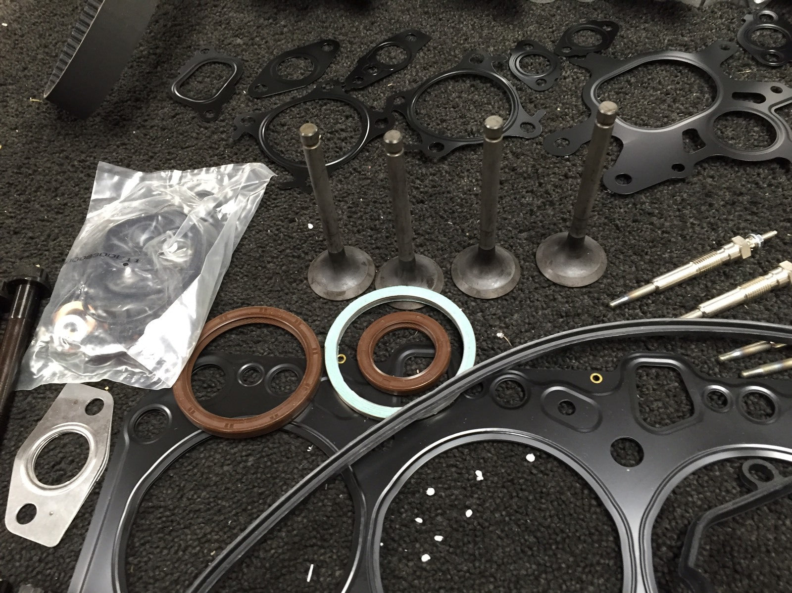 LANDCRUISER KZJ70/71/73/78 3.0TD 1KZ CYLINDER HEAD ASSEMBLED GASKET BOLT + BELT