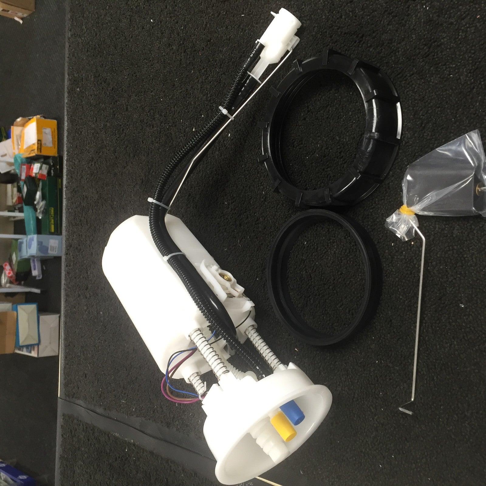 FOR MERCEDES-BENZ BM W163 M-CLASS FUEL PUMP ASSEMBLY COMPLETE 1998-06/2005 