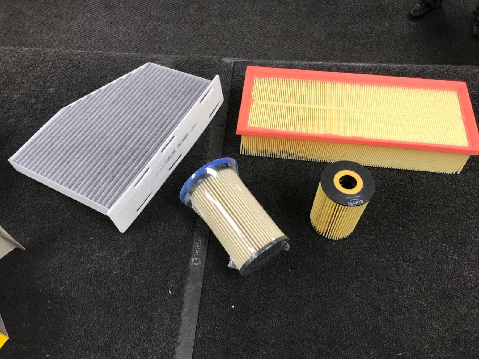 VW PASSAT TIGUAN A3 2.0TDI 15OBHP BMT OIL AIR DIESEL FUEL POLLEN FILTER SERVICE