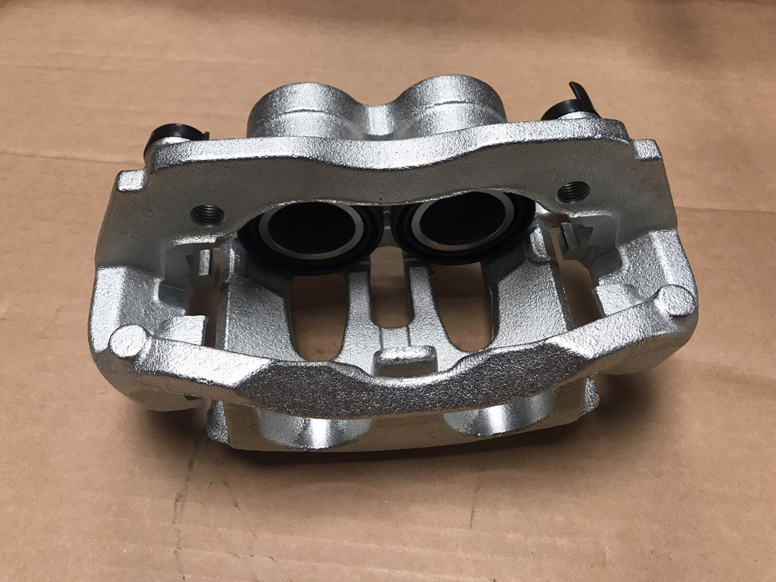 FRONT NS LH BRAKE CALIPER COMPLETE + BRACKET VW CRAFTER 2.0 2.5TD 2006-2017