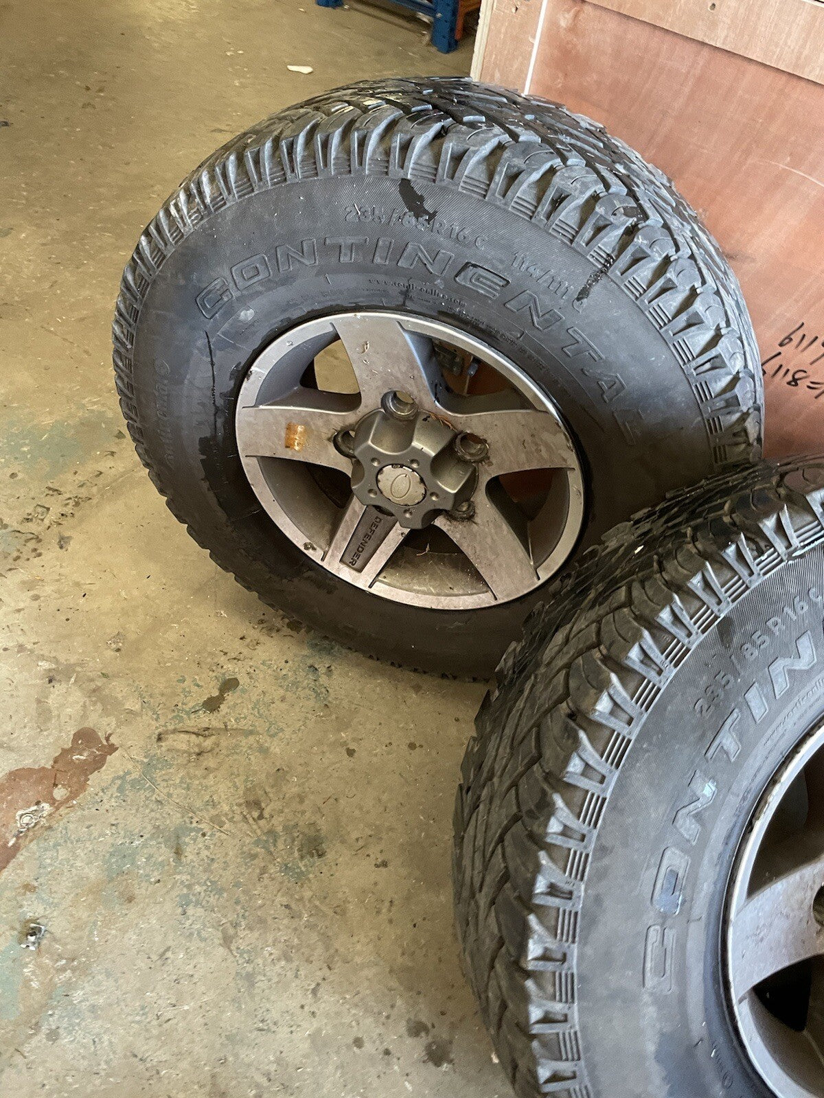 1 X FOR LAND ROVER DEFENDER SVX ALLOY WHEEL CROSS CONTI 235/85/16 C 8/9mm TREAD