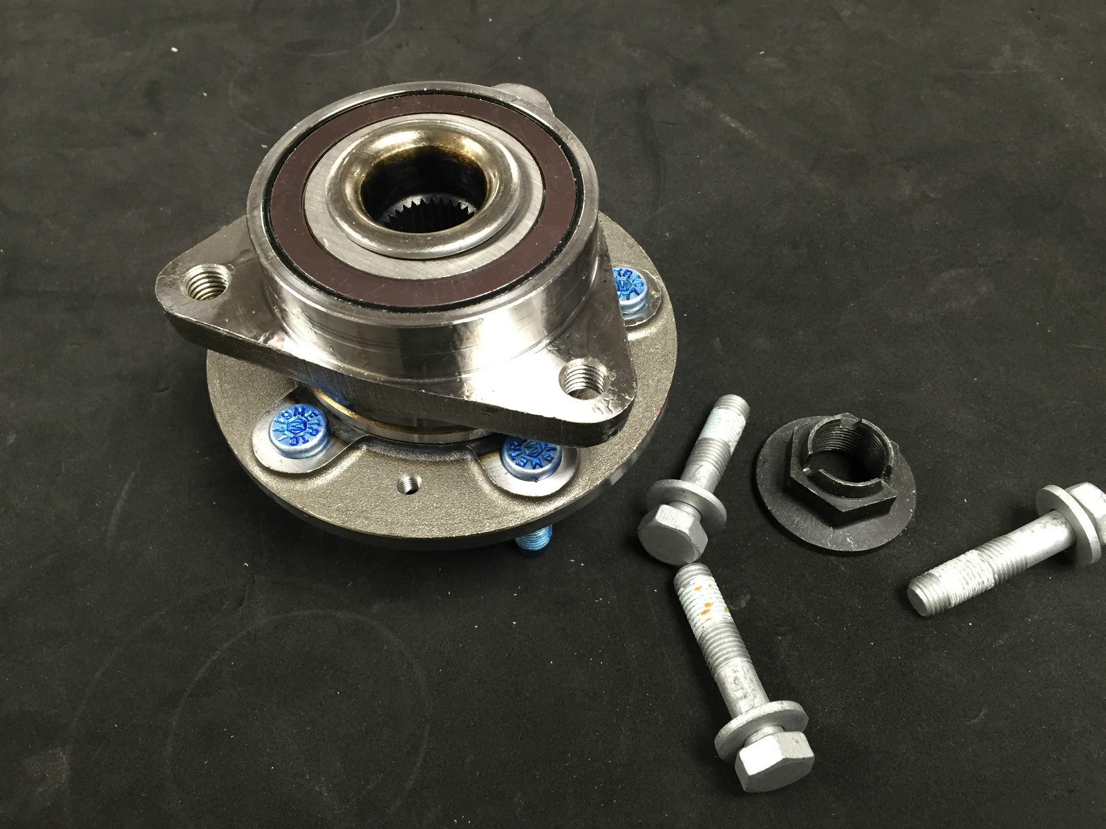 VAUXHALL ASTRA J  1.3 1.4 1.6 1.7 2.0 CDTi FRONT WHEEL BEARING HUB COMPLETE 15"