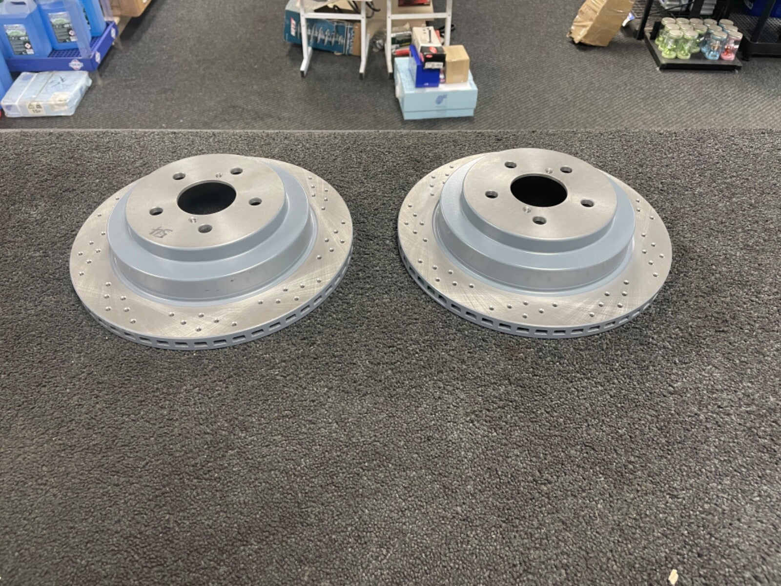 FOR SUBARU IMPREZA WRX REAR DRILLED GROOVED BRAKE DISCS 290X190MM 