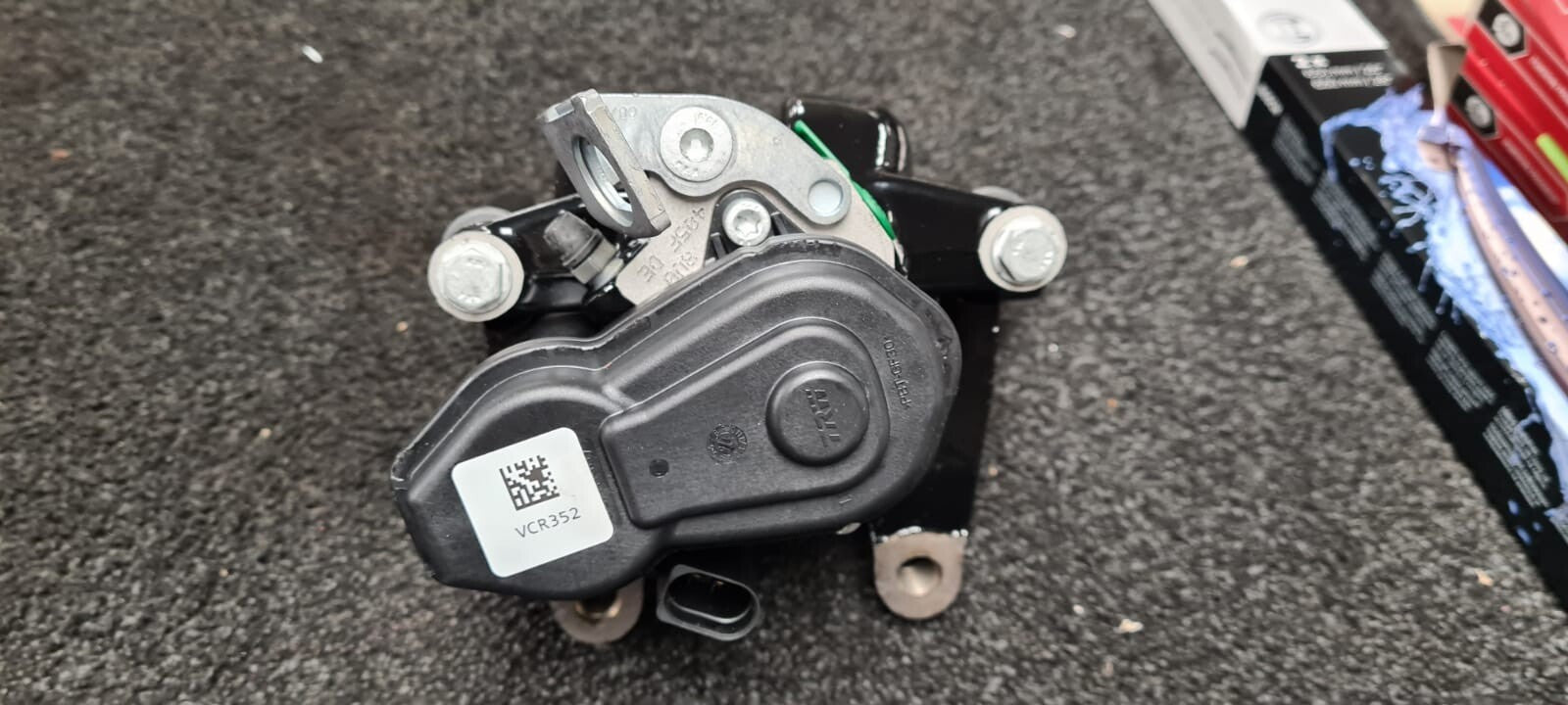 AUDI RSQ3 8U 2.5 2014-18 REAR ELECTRIC BRAKE CALIPER COMPLETE BRACKET+PADS LH NS