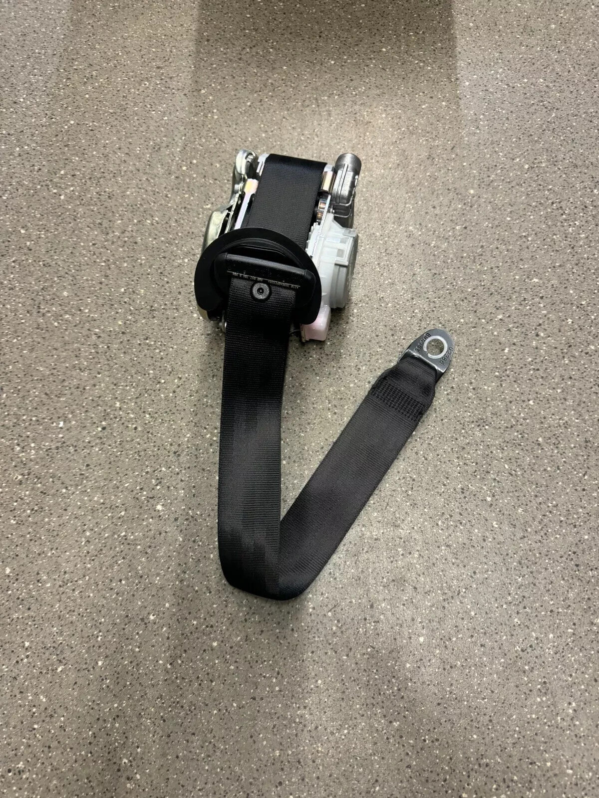 AUDI Q7 2016on OS RH DRIVER SEAT BELT 4M0857706B V04 GENUINE BRAND NEW