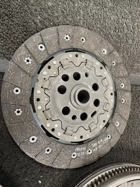DUAL MASS FLYWHEEL CLUTCH KIT AUDI A3 1.9TDi 8P 8P7 8PA 2003-2010