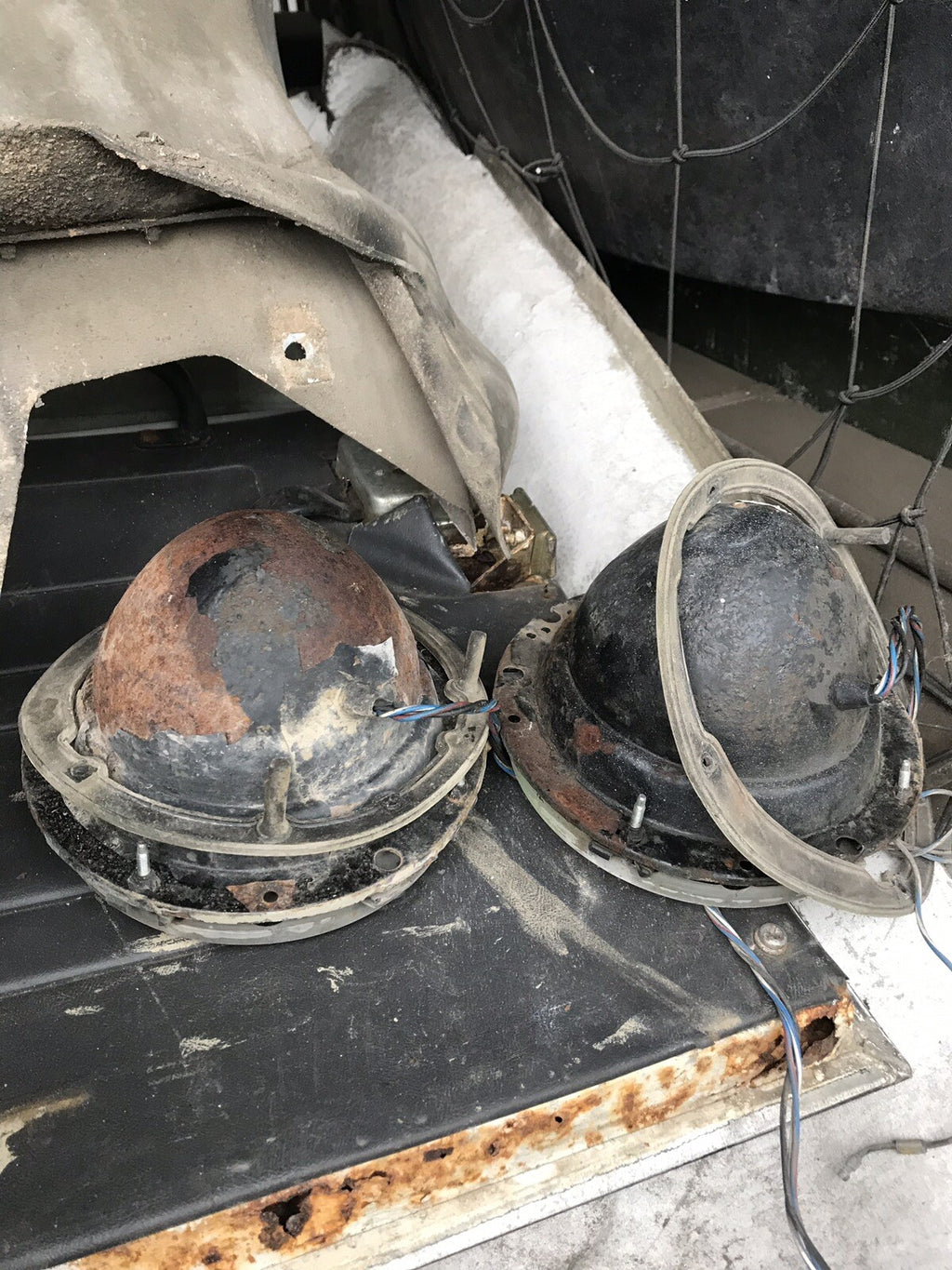 DEFENDER 110  200TDI 300TDI FRONT HEAD LAMP UNITS ORIGINAL LUCAS 