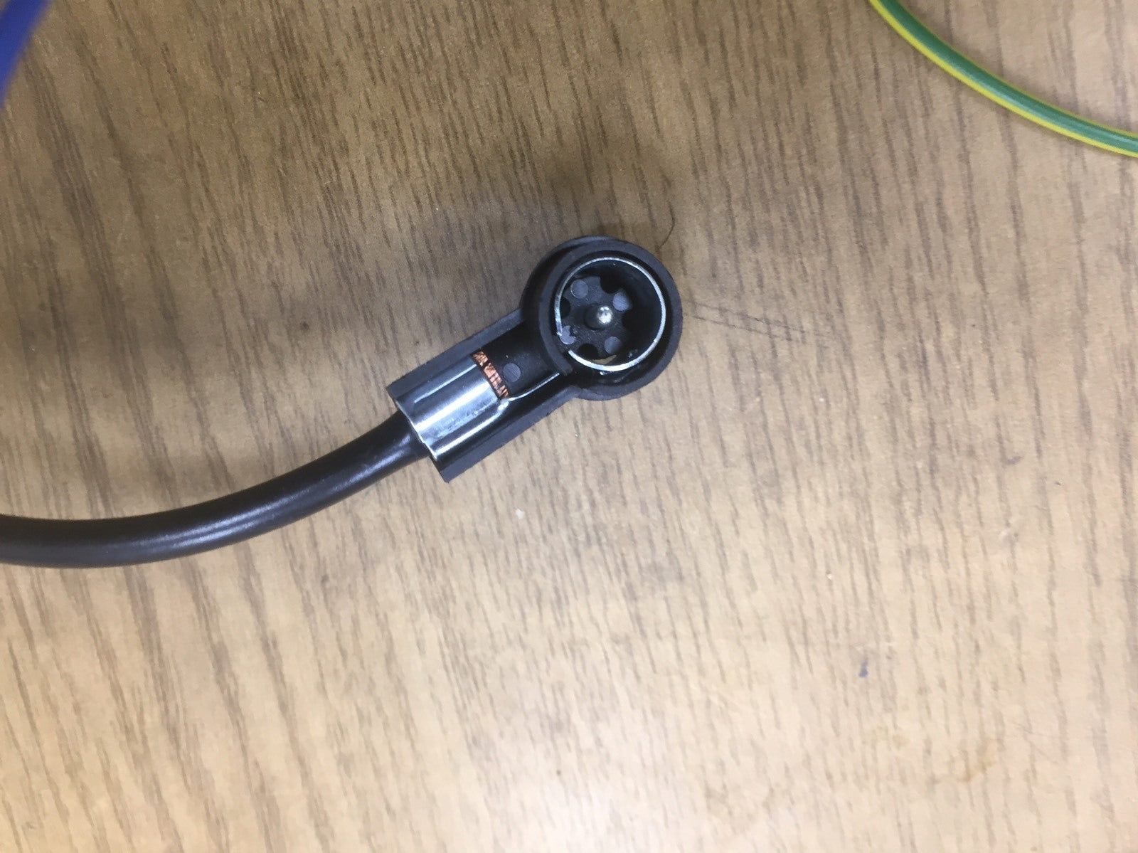 CT20VW03 ISO CABLE HARNESS VW GOLF 5/ PASSAT/TOUAREG 02 ONWORDS