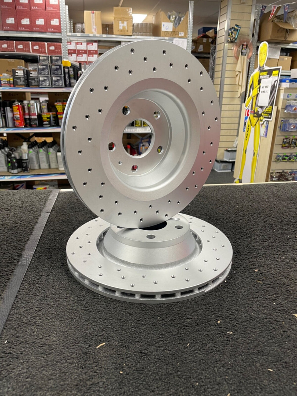 FOR AUDI TTRS QUATTRO 2.5 TTRS REAR CROSS DRILLED BRAKE DISC  8J0 615 601 A
