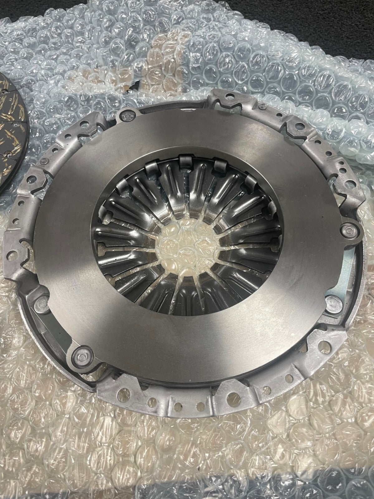 GENUINE 3PCE CLUTCH KIT FOR  NAVARA D40 PATHFINDER R51 2.5dCi 2005-2009