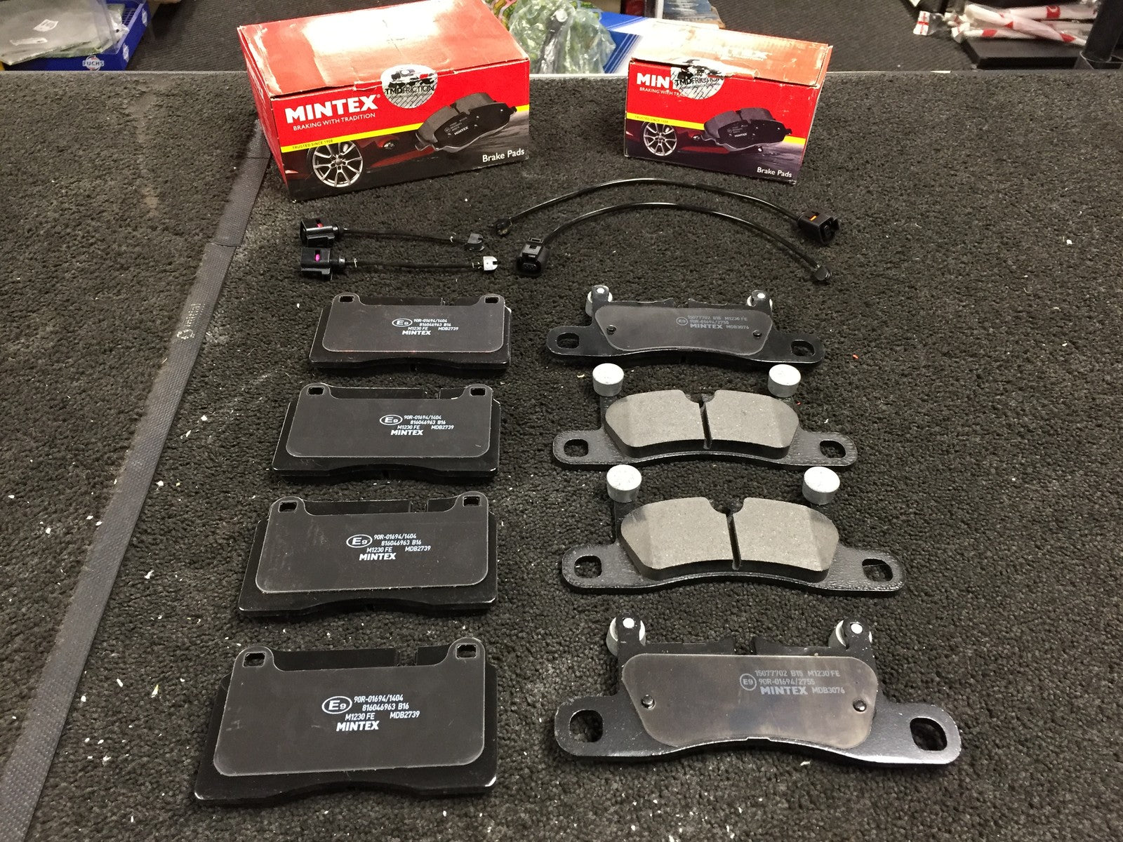  VW TOUAREG ALTITUDE 3.0TDi 4.2 V6 MINTEX ORIGINAL BRAKE PADS FRONT REAR SENSOR 