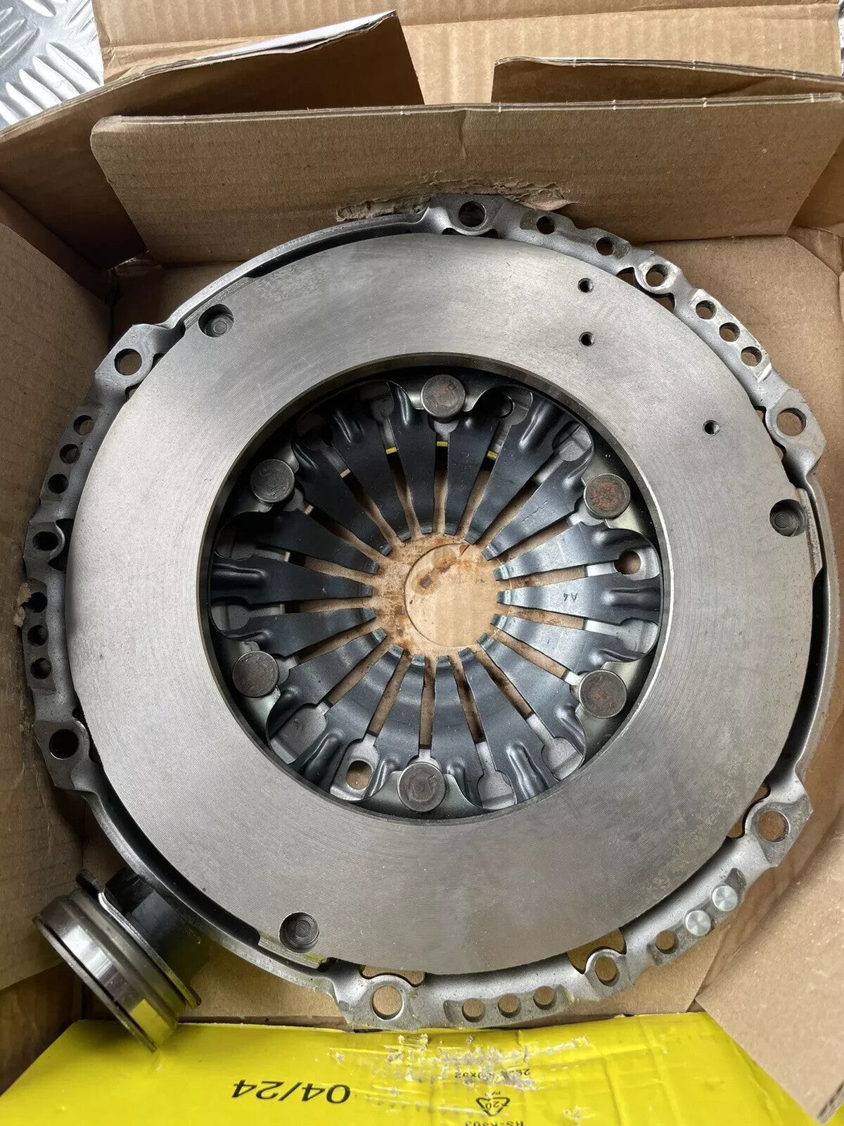 LUK CLUTCH KIT 3PCE VAUXHALL VIVARO C K0 1.5D 2019 on 240mm