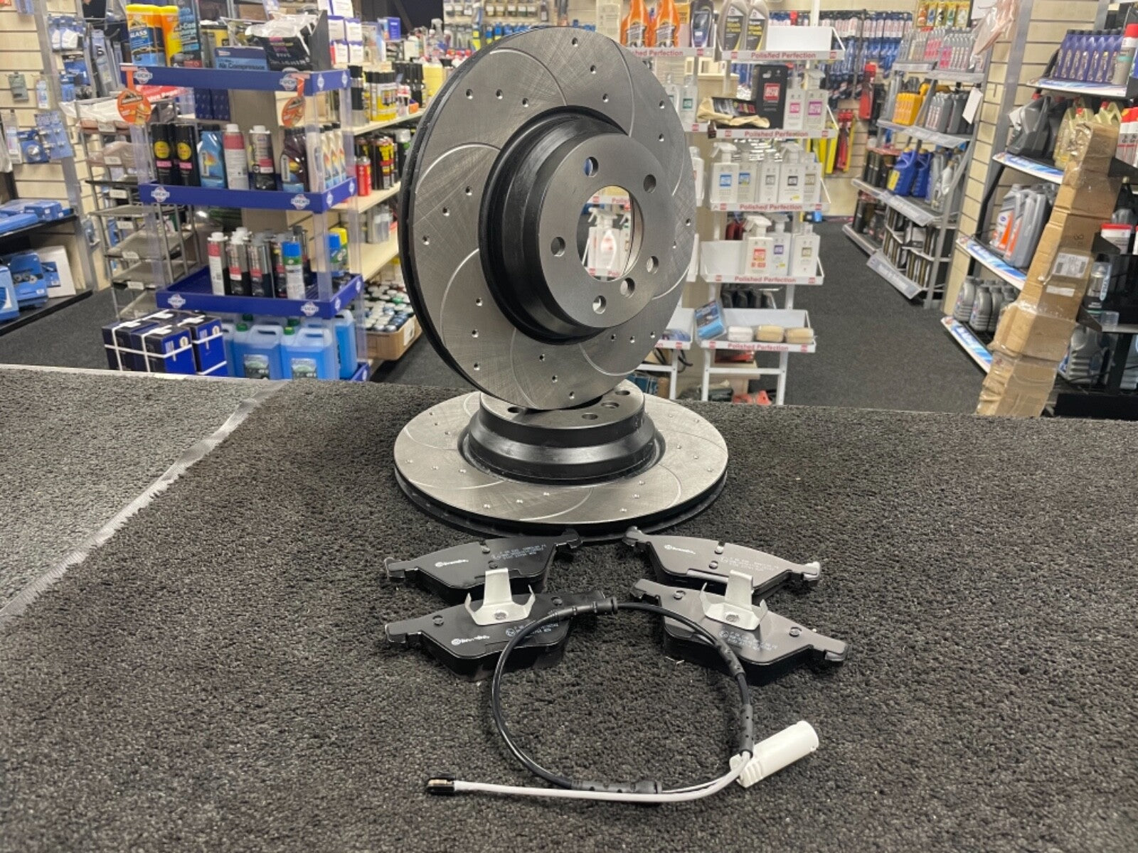 BMW E90 E91 E92 E84 BRAKE DISC DRILLED GROOVED BREMBO BRAKE PAD 312MM FRONT REAR