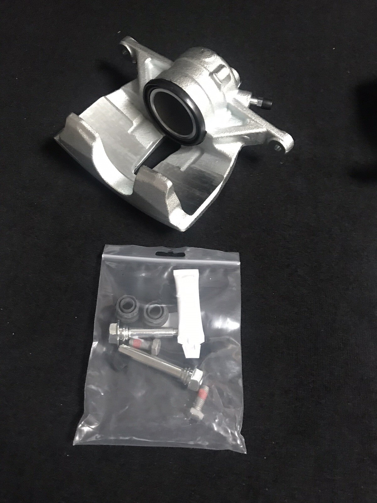 FRONT BRAKE CALIPER LH NS +SLIDER PIN TIGUAN SUPERB OCTAVIA PASSAT CC 340MM DISC