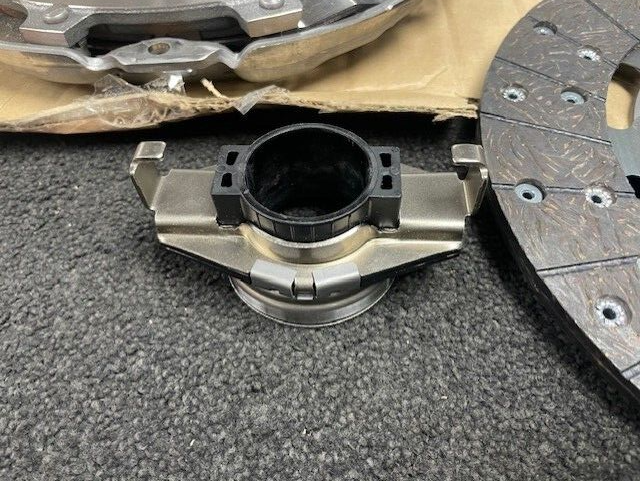 FOR HYUNDAI iL iLoad i800 2.5CRDi 2008-15 3PCE CLUTCH KIT LUK NEW 5 SPEED 280MM