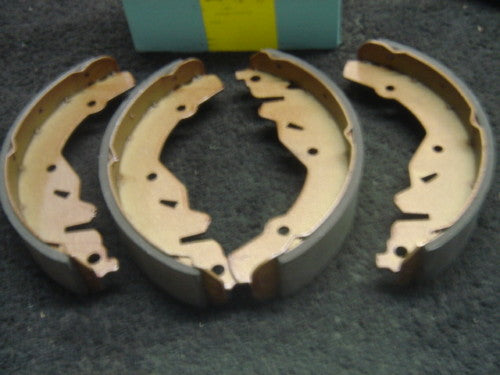 FOR CHRYSLER PT CRUISER 95-08 REAR HANDBRAKE PARKING SHOES 