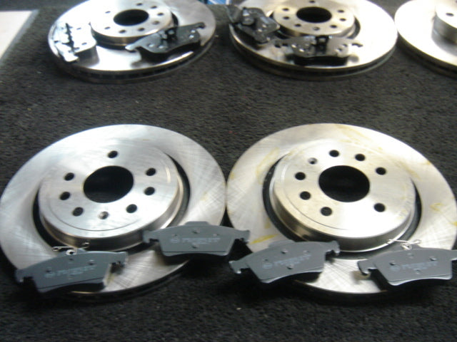FOR VAUXHALL VECTRA C 1.9CDTI SIGNUM 2002-2008 REAR BRAKE DISCS BRAKE PADS 
