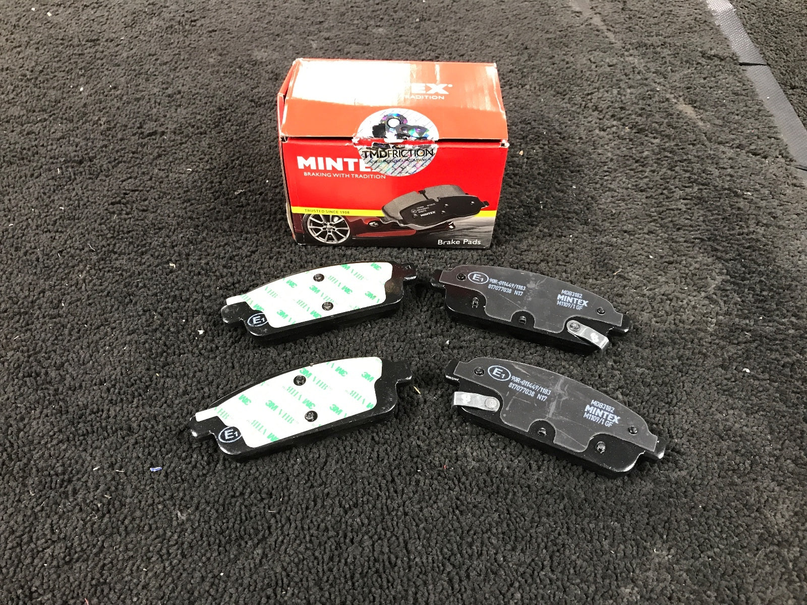 VAUXHALL AMPERA ASTRA J  ZAFIRA REAR BRAKE PADS FULL SET